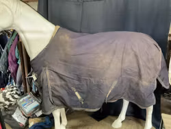 Shirestäcke 135 cm, ca 300 gr, ett litet hål