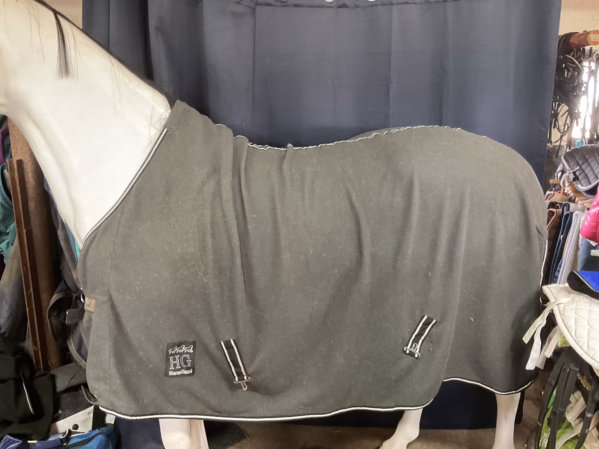 Fleecetäcke grått,155 cm,fattas kryssgjordar