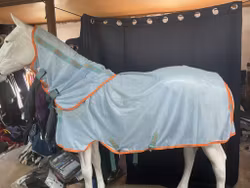 Amigo bug rug täcke,125 cm, anv 2 ggr, ngra fläckar