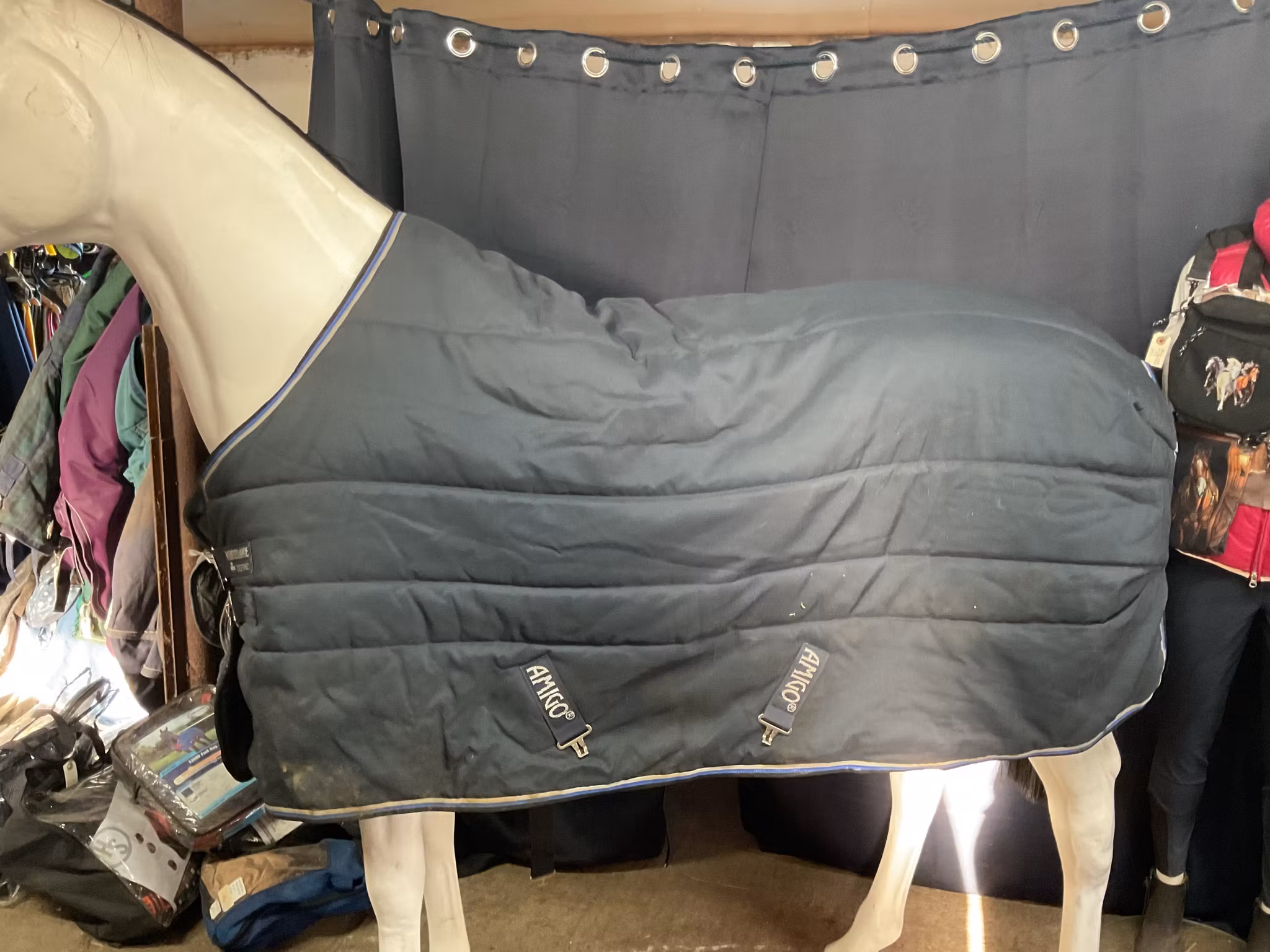 Amigo stalltäcke,130 cm, 450 gr, går ej att fästa hals,