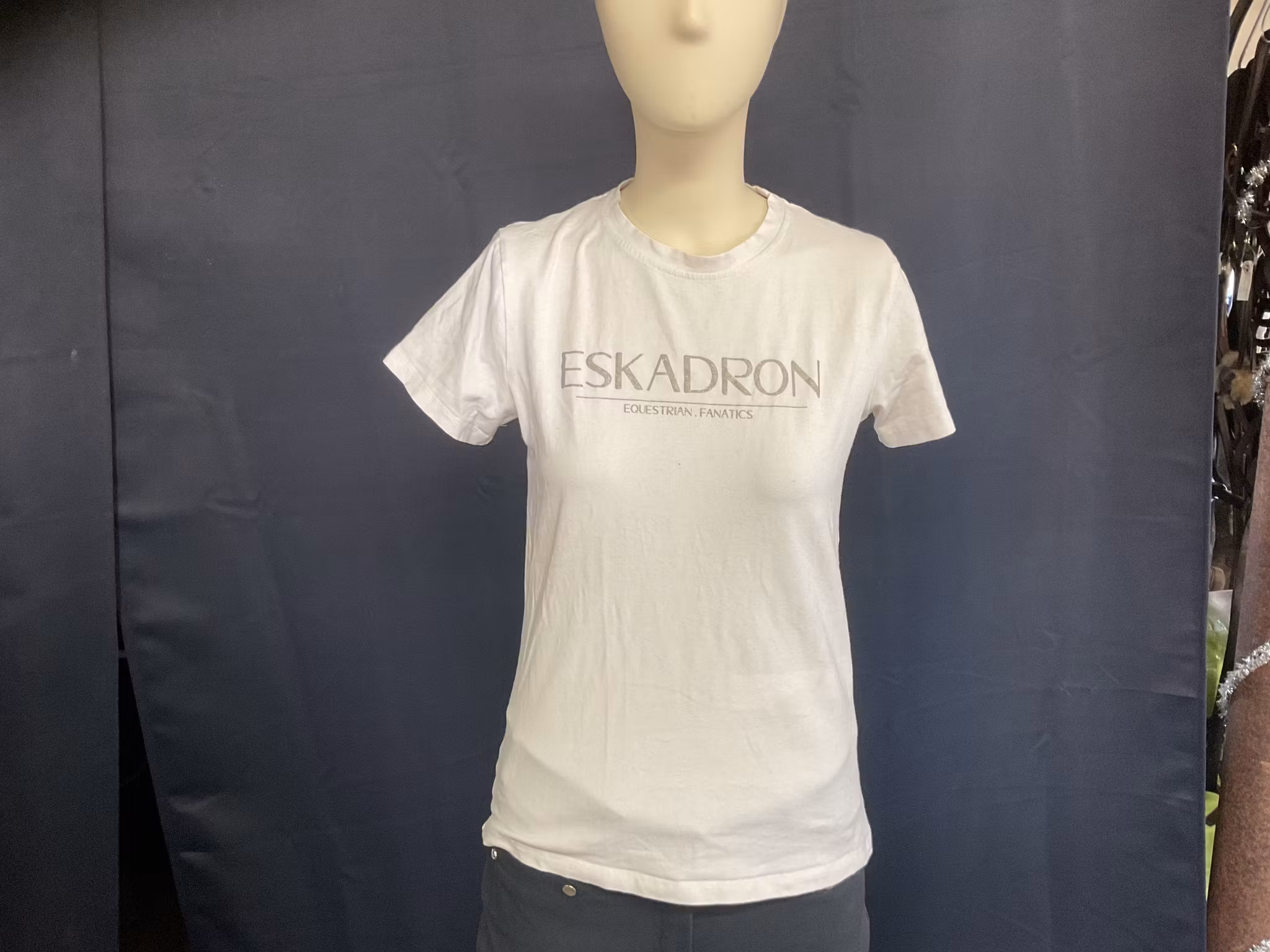 Eskadron t-shirt vit,m