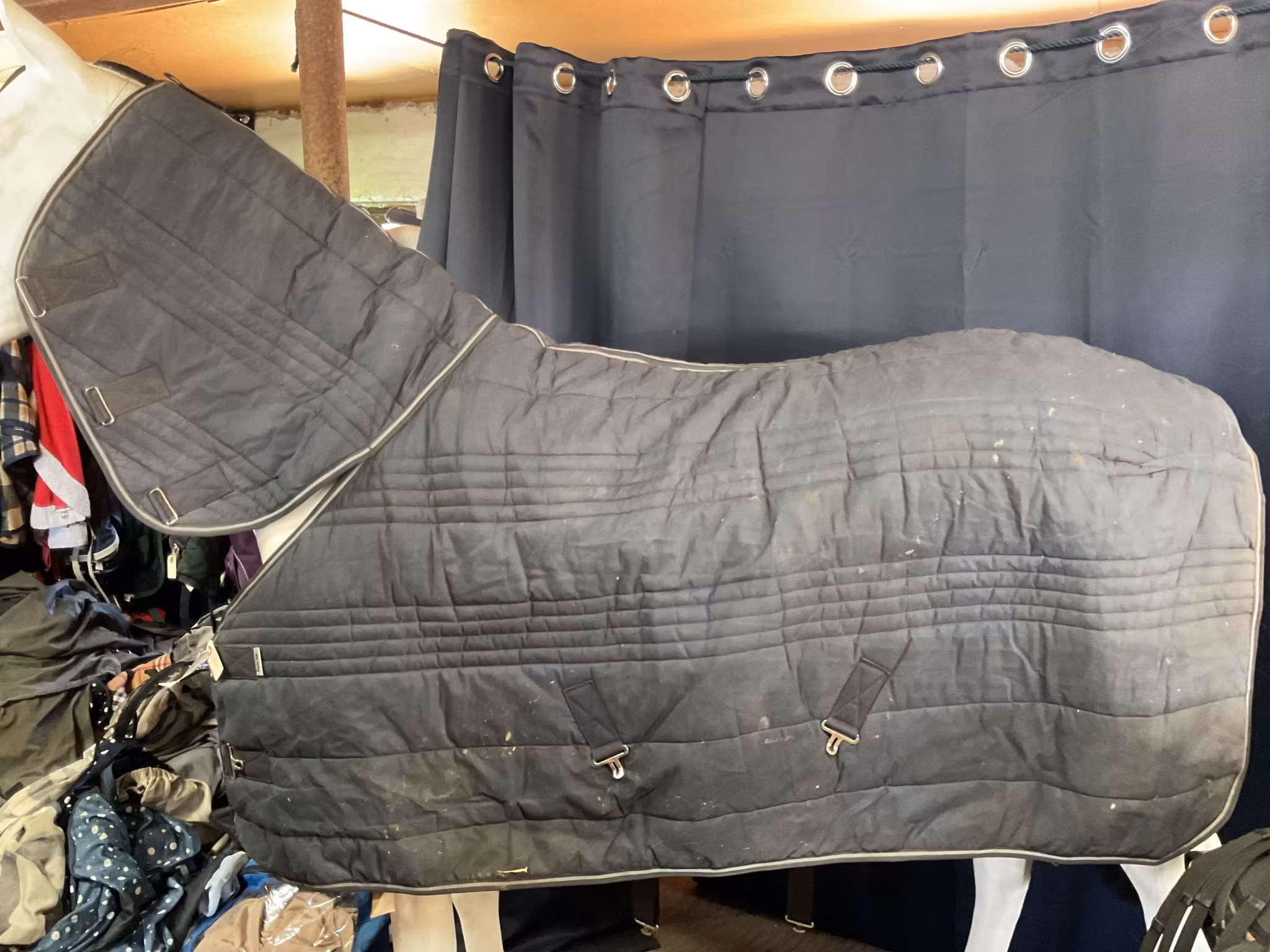 Horze stalltäcke med hals, 115 cm, 200 gr, otvättat