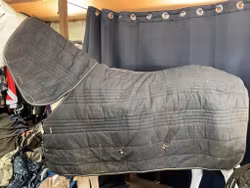 Horze stalltäcke med hals, 115 cm, 200 gr, otvättat