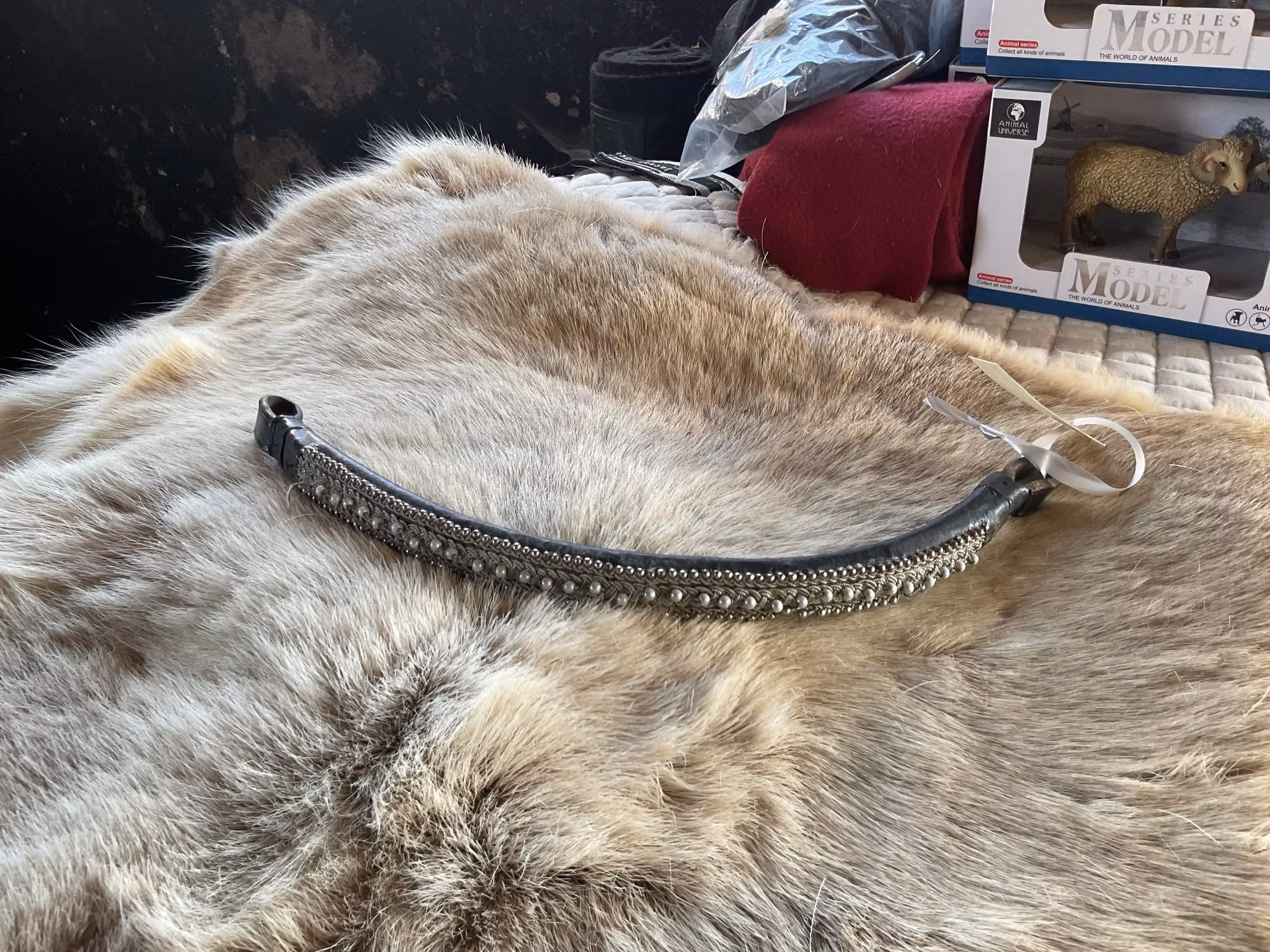 Pannband 40 cm, svart med bling