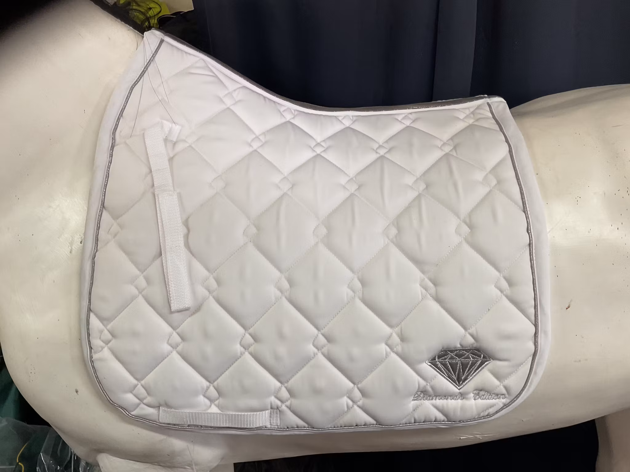 Diamonds edition schabrak, dr, vitt,f, ny