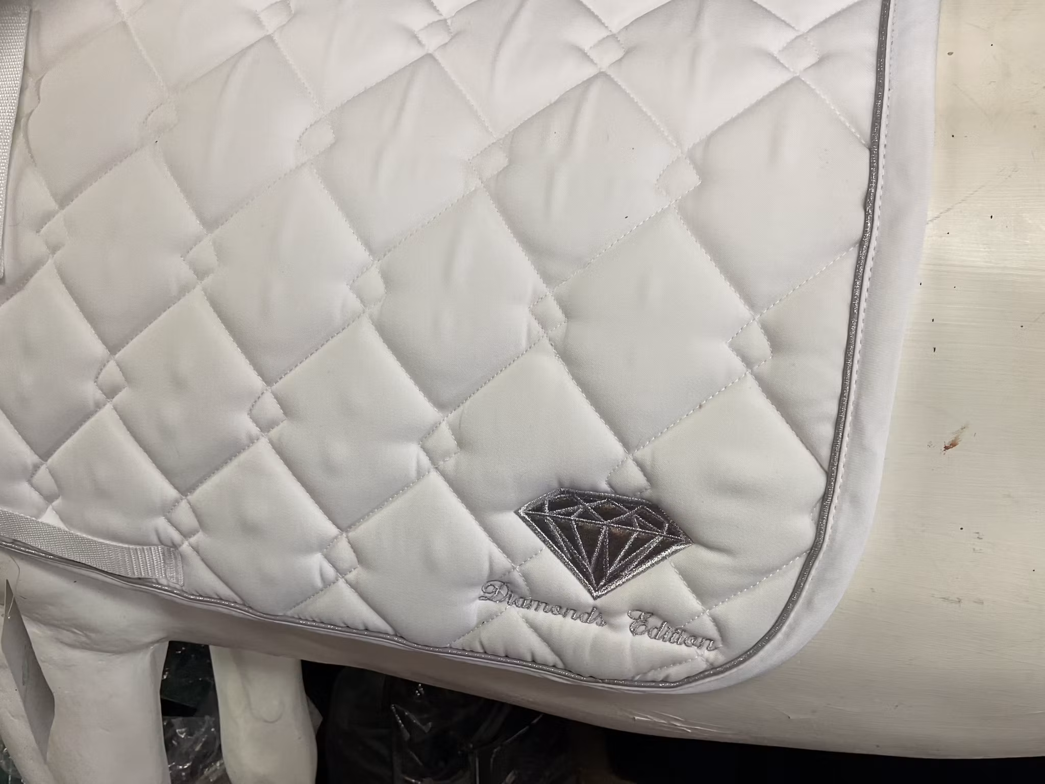 Diamonds edition schabrak, vitt,dr, f, nytt