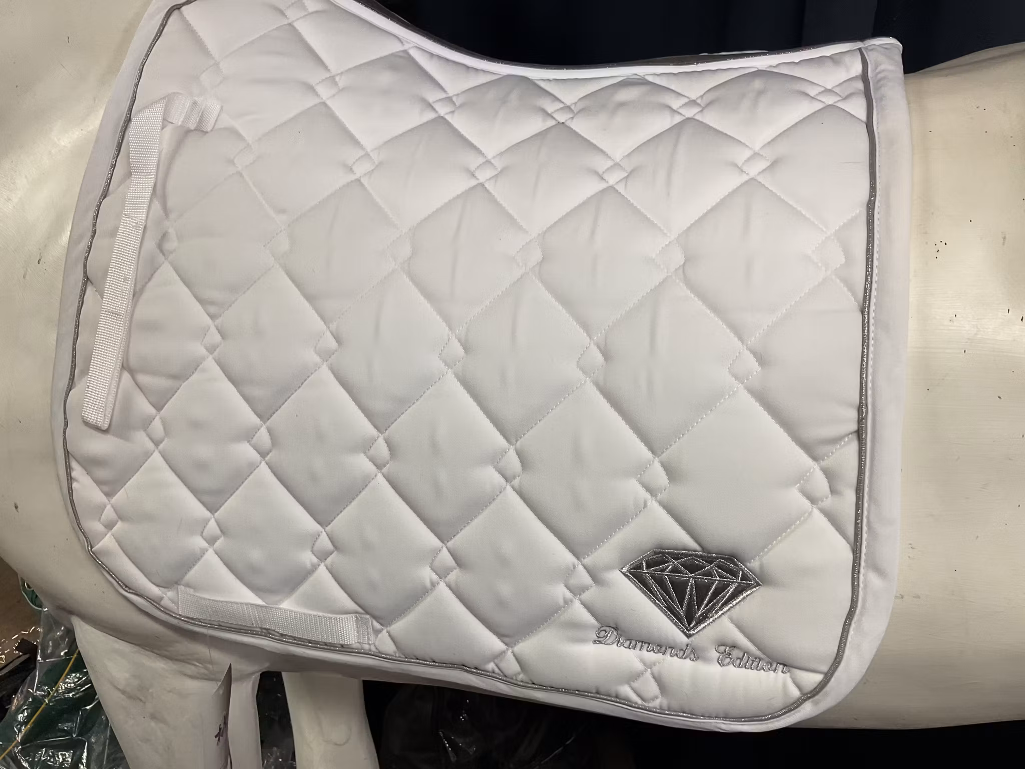 Diamonds edition schabrak, vitt,dr,f,nytt