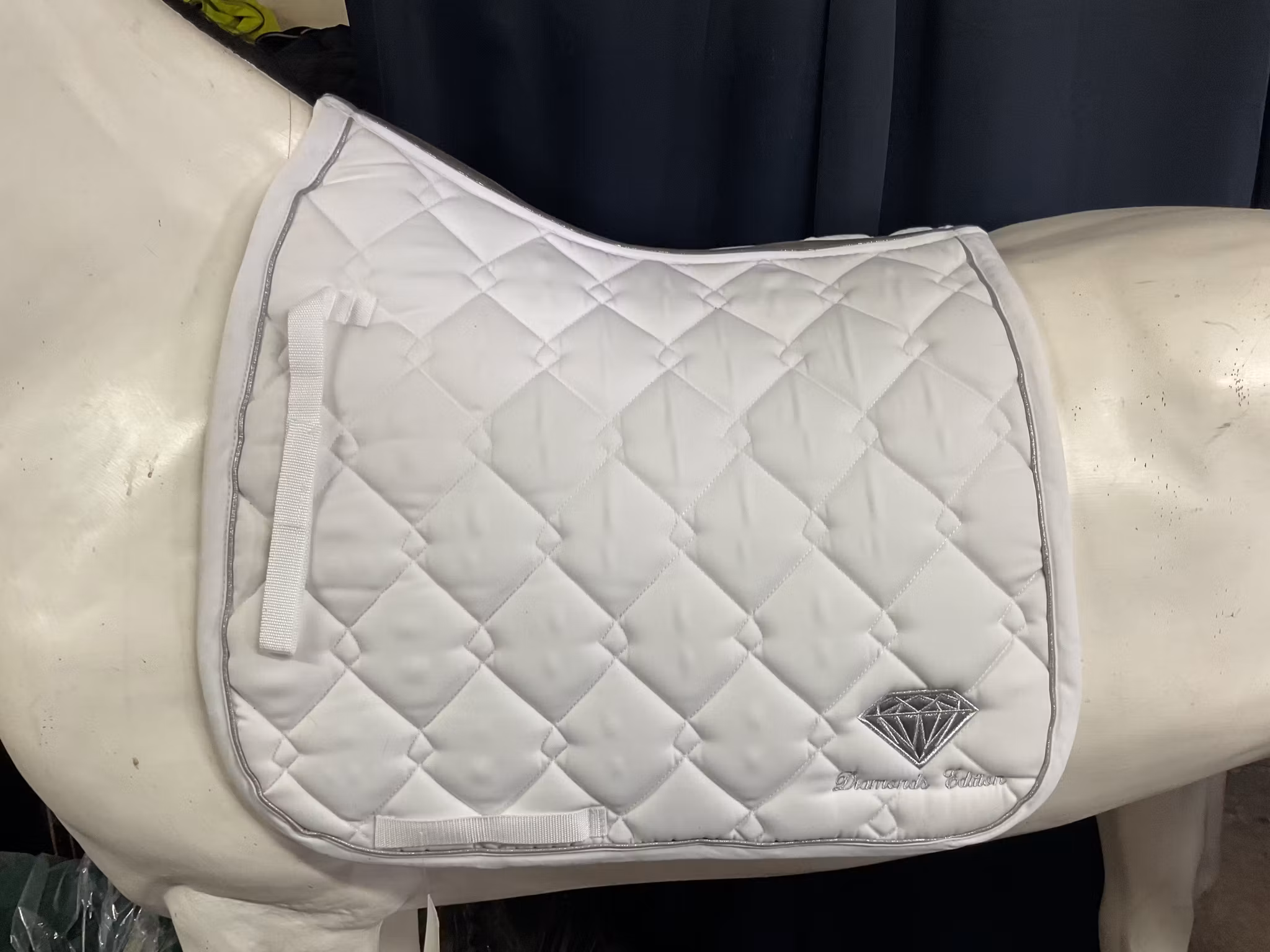 Diamonds edition schabrak, vitt,dr,f,nytt