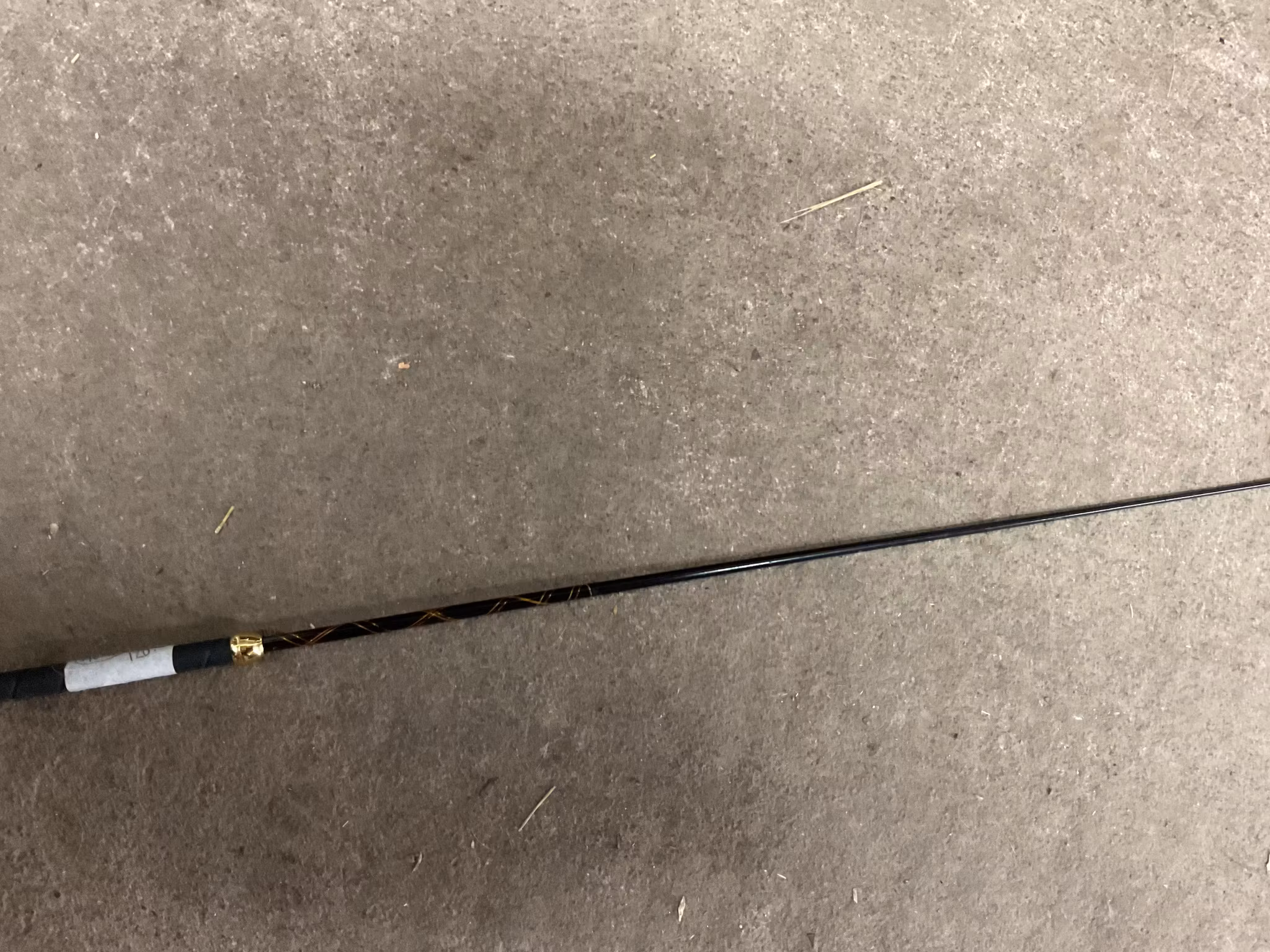 Dressyrspö svart med guld, 120 cm,