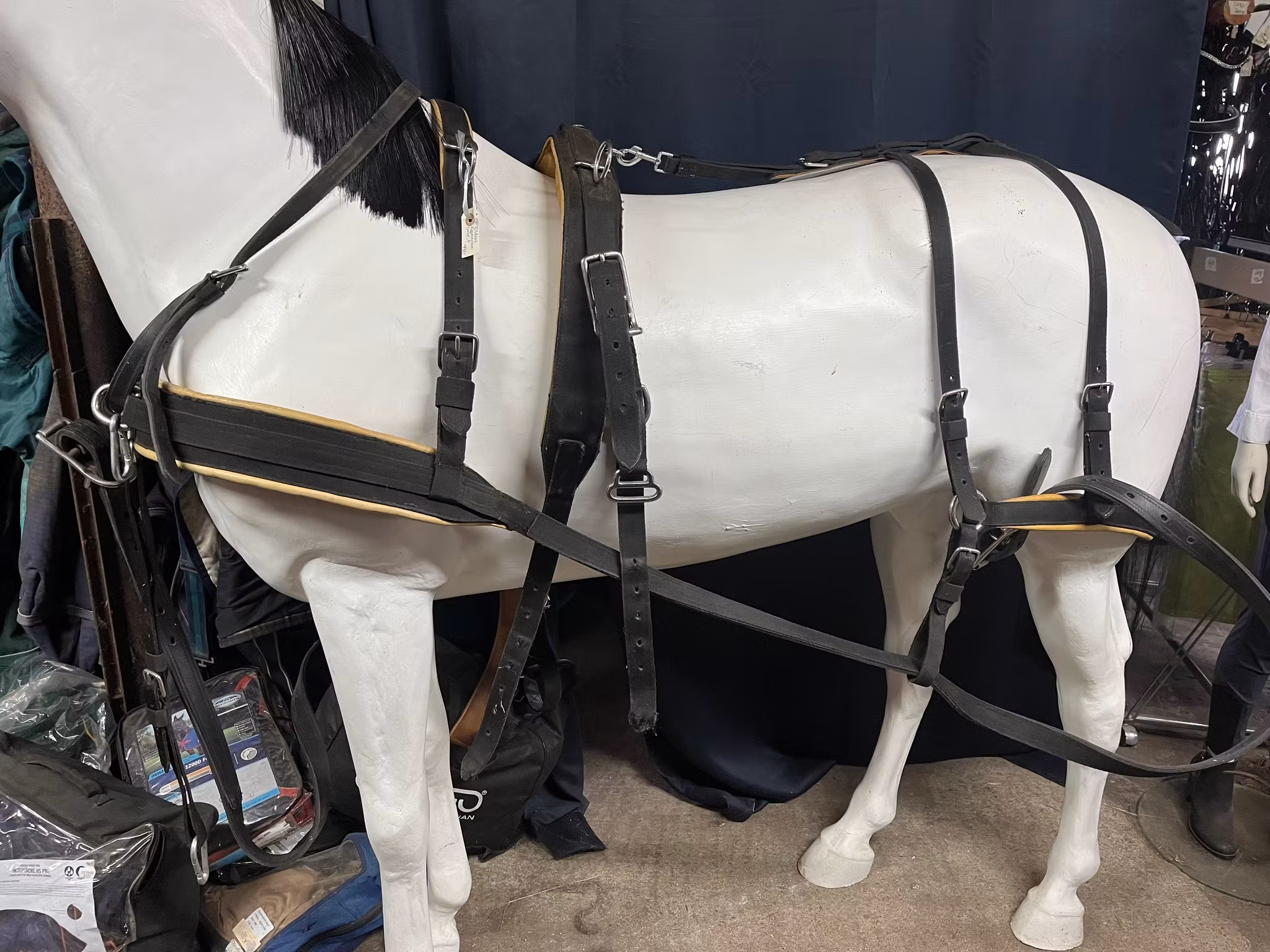 Ideal equestrian sele,f