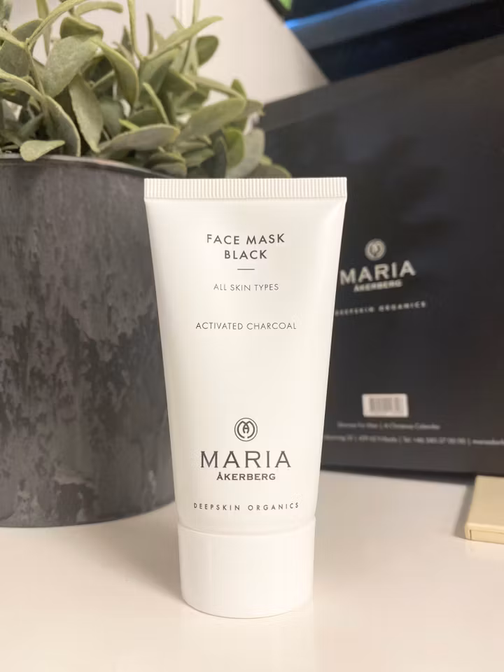 Värdekort 400 kr + Face Mask Black 50 ml Maria Åkerberg