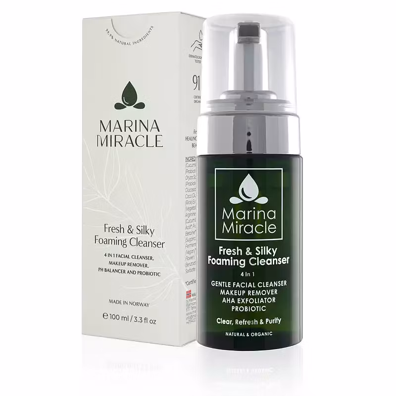 Fresh & Silky Foaming Cleanser Marina Miracle är en superlätt och silkigt foam för dig med normal till fet hud. Huden blir ren, mjuk och lugnad. och passar bra vid orenheter.