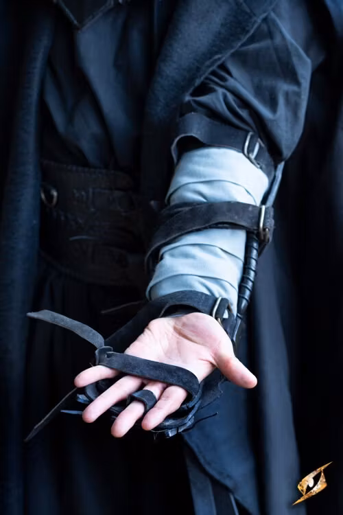 Claw Bracer