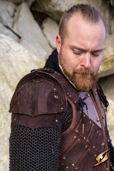Woodsman Suede Shoulder Armour