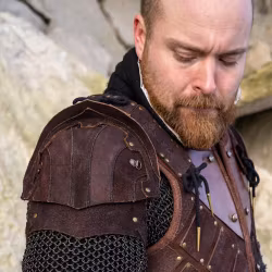 Woodsman Suede Shoulder Armour