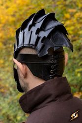 Assassin Helmet - Svart