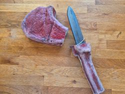 Tomahawk Kött med dold kniv
