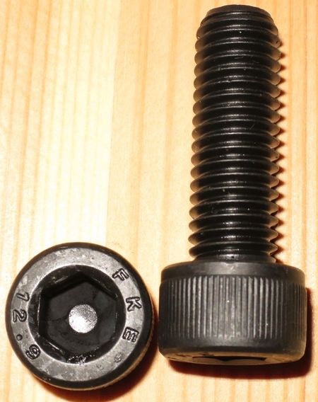 INSEXSKRUV OBH 12,9 M4x12 25st