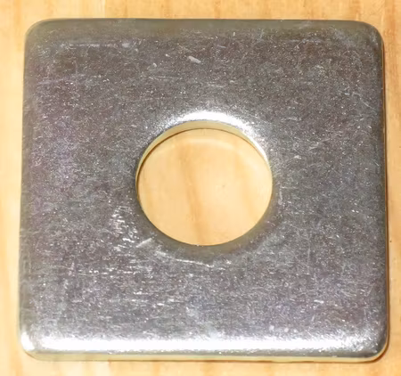 FYRKANTSBRICKA FÖRZINKAD M8 10st