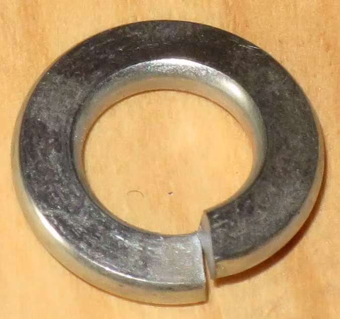 LÅSBRICKA FÖRZINKAD FZB M10 50st