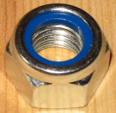 LÅSMUTTER FÖRZINKAD M5 100st