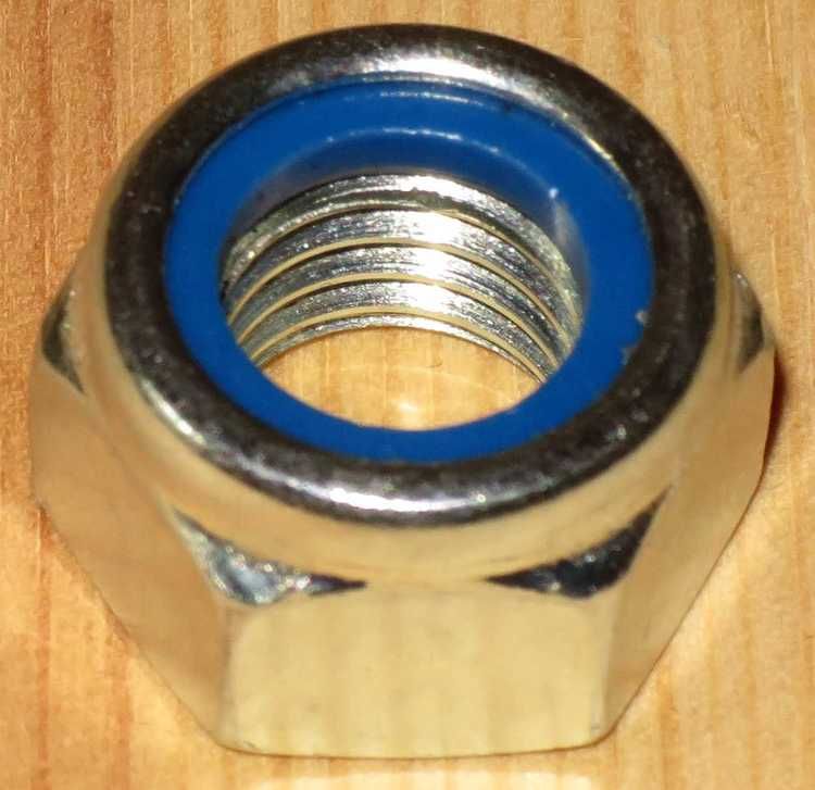 LÅSMUTTER FÖRZINKAD M10 25st