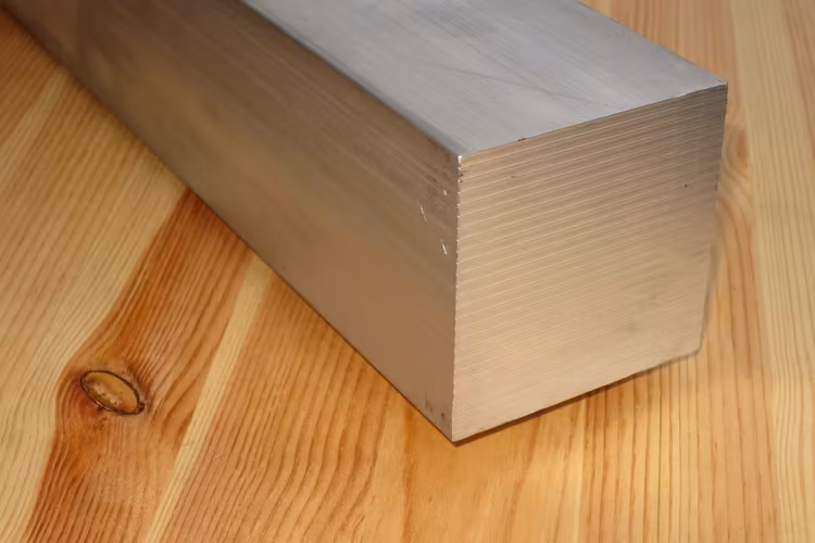 ALUMINIUM FYRKANTSTÅNG 90x90mm EN-AW 6082-T6