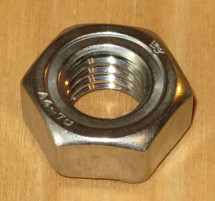 SVETSMUTTER ROSTFRI M6 A4 25st