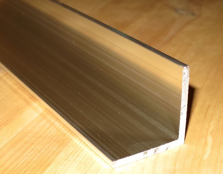 ALUMINIUM VINKELPROFIL 30x30x3mm EN AW-6060-T6