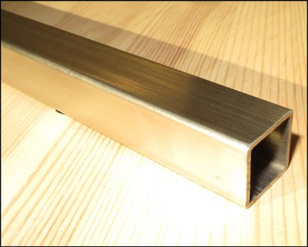 ROSTFRITT FYRKANTSRÖR / PROFILRÖR SLIPADE K240 20x20x1.5mm EN 1.4301