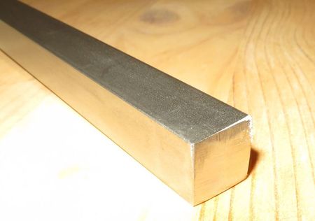 ROSTFRITT FYRKANTSTÅNG 6x6mm EN1.4307 - SS2352