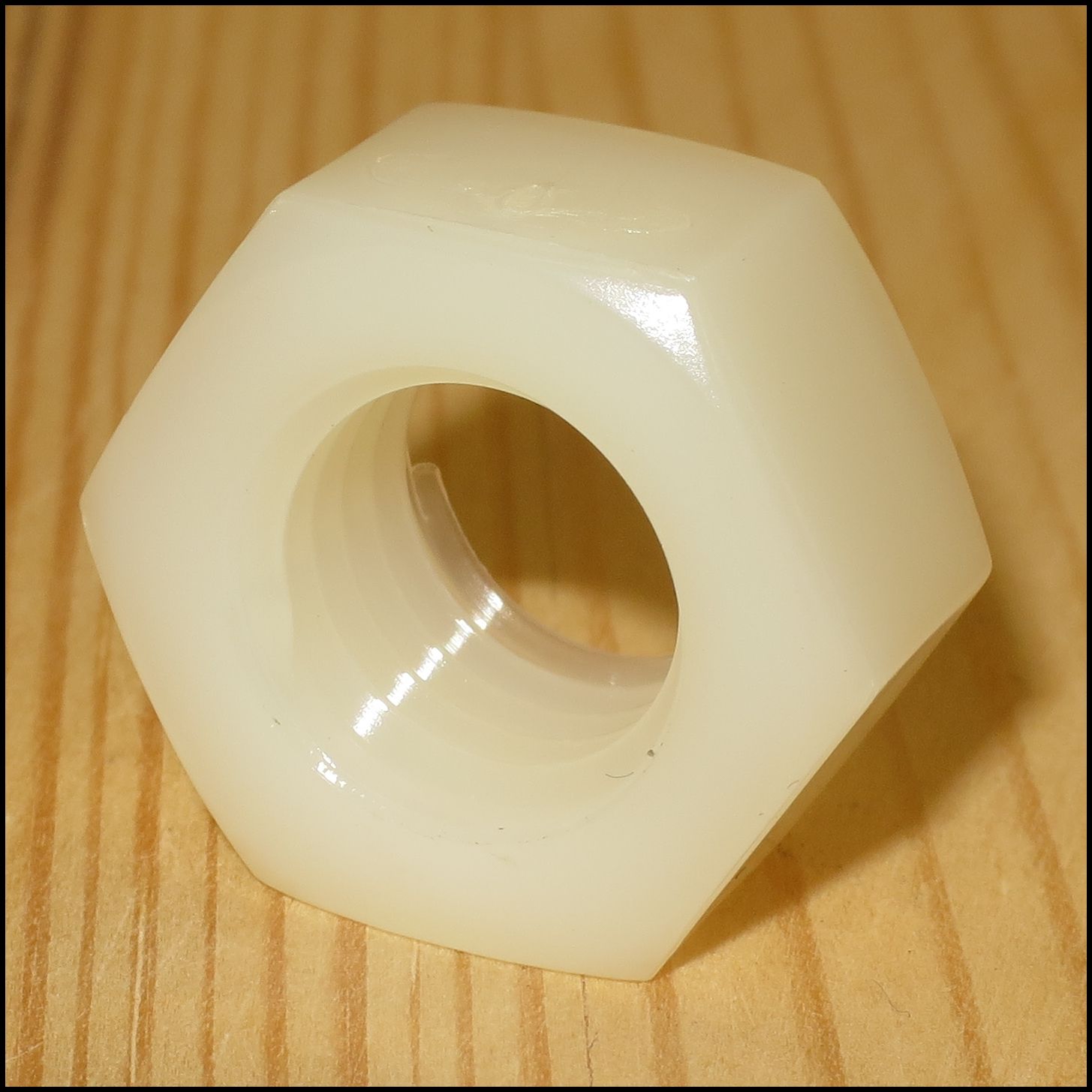 NYLONMUTTER M10