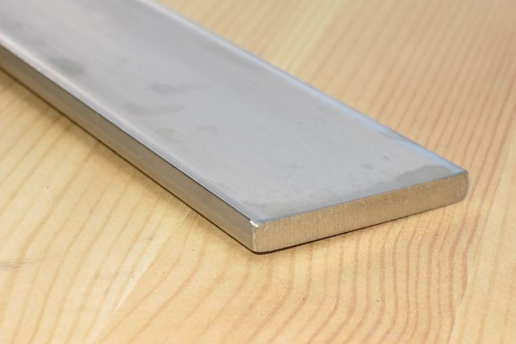 ROSTFRITT PLATTSTÅNG GLÖDGAD 25x5mm EN1.4307 - SS2352
