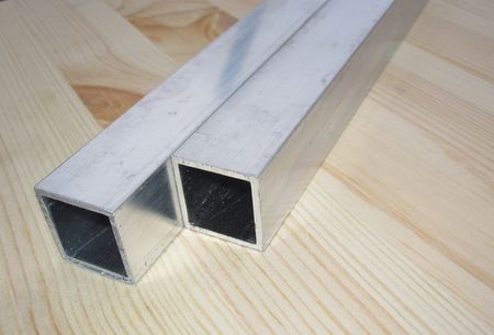ALUMINIUM FYRKANTSRÖR 25x25x2,0mm  EN AW-6060-T6