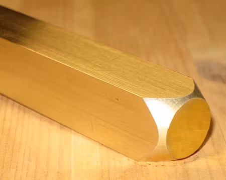 MÄSSING FYRKANTSTÅNG 20x20mm SS 5170