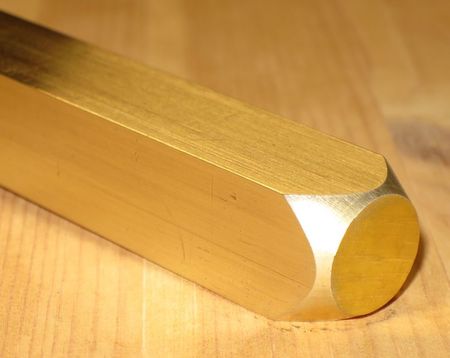 MÄSSING FYRKANTSTÅNG 12x12mm SS 5170