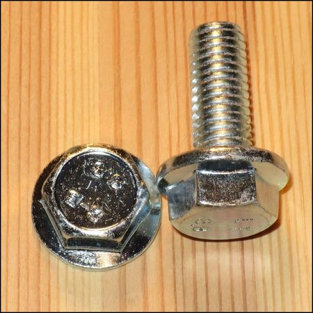 FLÄNSSKRUV BLANKFÖRZINKAD 8,8 M6x16 25st