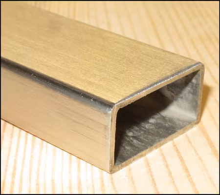 ROSTFRITT FYRKANTSRÖR / PROFILRÖR SLIPADE K240 30x15x1.5mm EN 1.4301