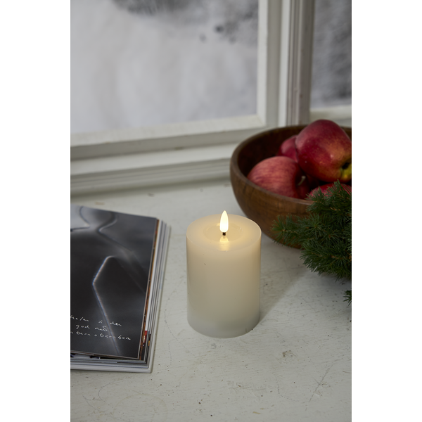 Led ljus Flamme 7,5*15cm Vit