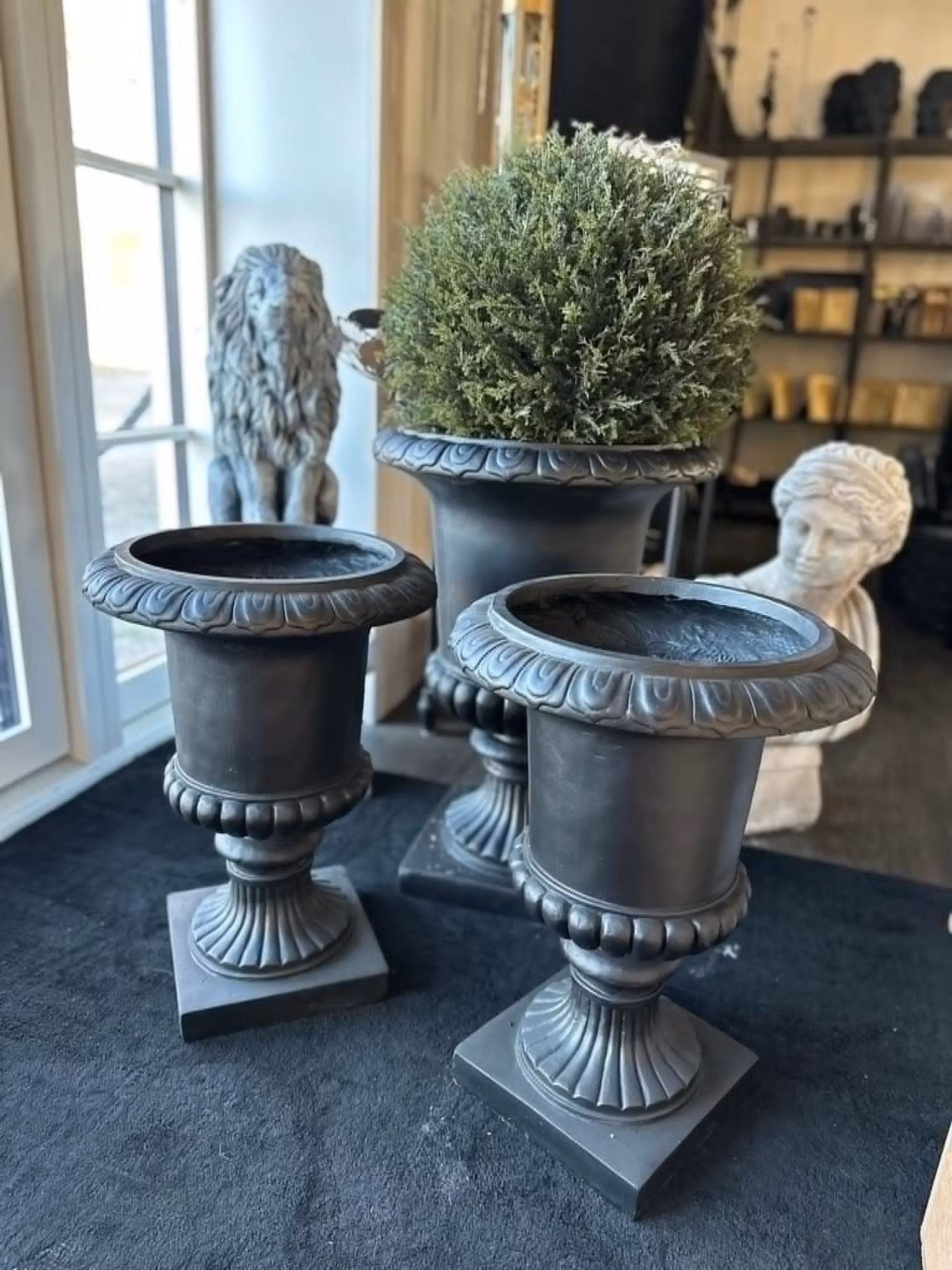 Urna Svart 68cm