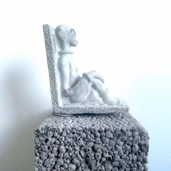 Sittande utomjording