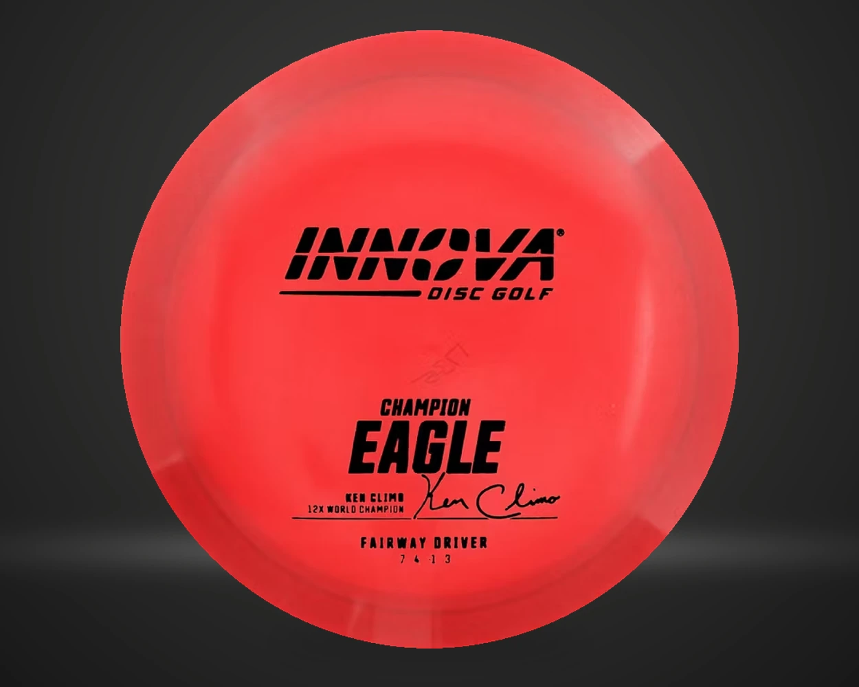 Innova Champion Eagle fairway driver i blå, vist forfra på mørk produktbakgrunn