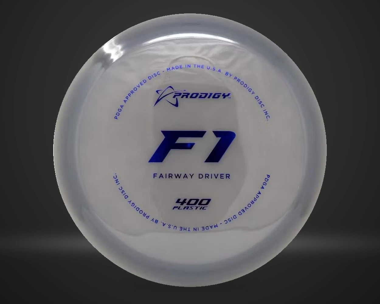 F1 400 fairway driver i grønn, vist forfra på mørk produktbakgrunn