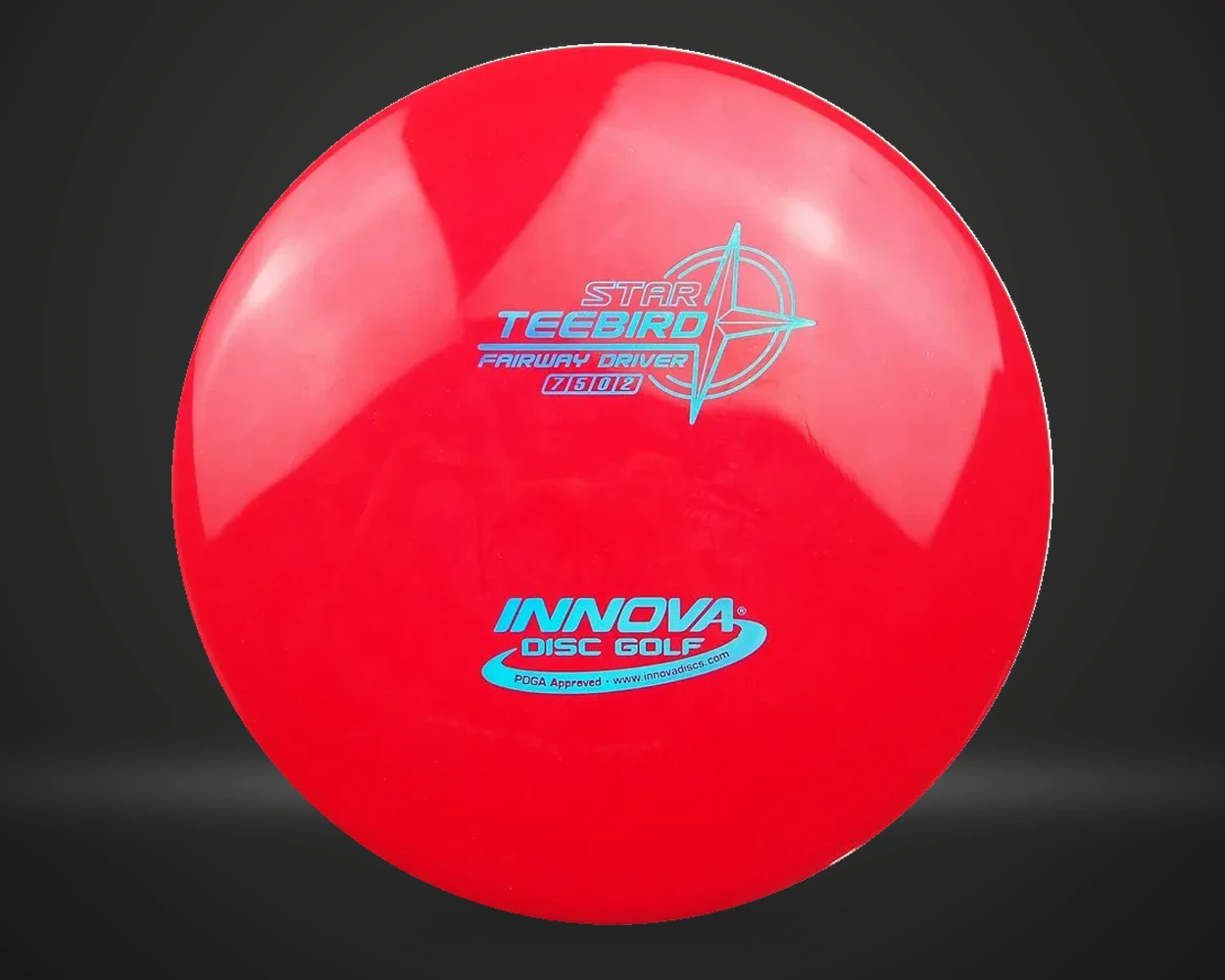 Star Teebird fairway driver i rød, vist forfra på mørk produktbakgrunn