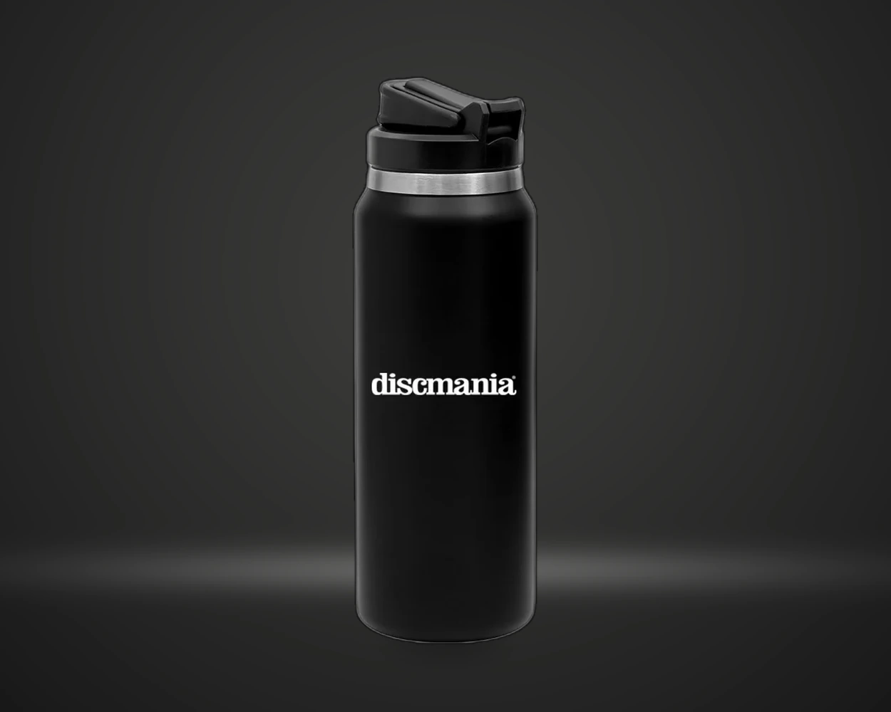 Stainless Steel Water Bottle drikkeflaske i svart med Discmania-tekstlogo, vist forfra på mørk produktbakgrunn