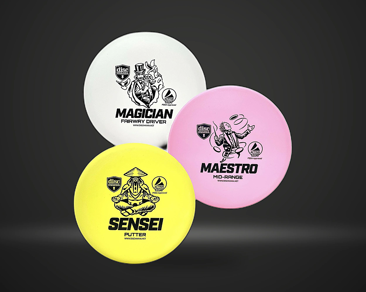 Discmania Disc Golf Set startsett for discgolf, detaljbilde på mørk produktbakgrunn