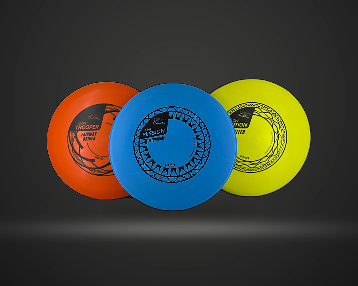 Guru Disc Golf Starter Set startsett for discgolf, vist på mørk produktbakgrunn