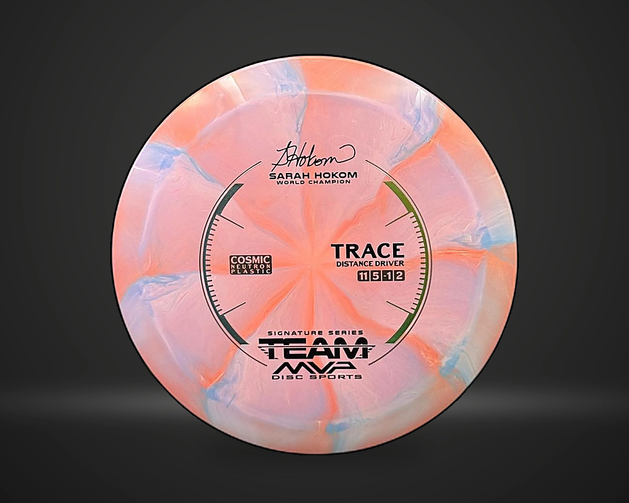 Trace Cosmic Neutron distance driver i flerfarget plast, vist forfra på mørk produktbakgrunn