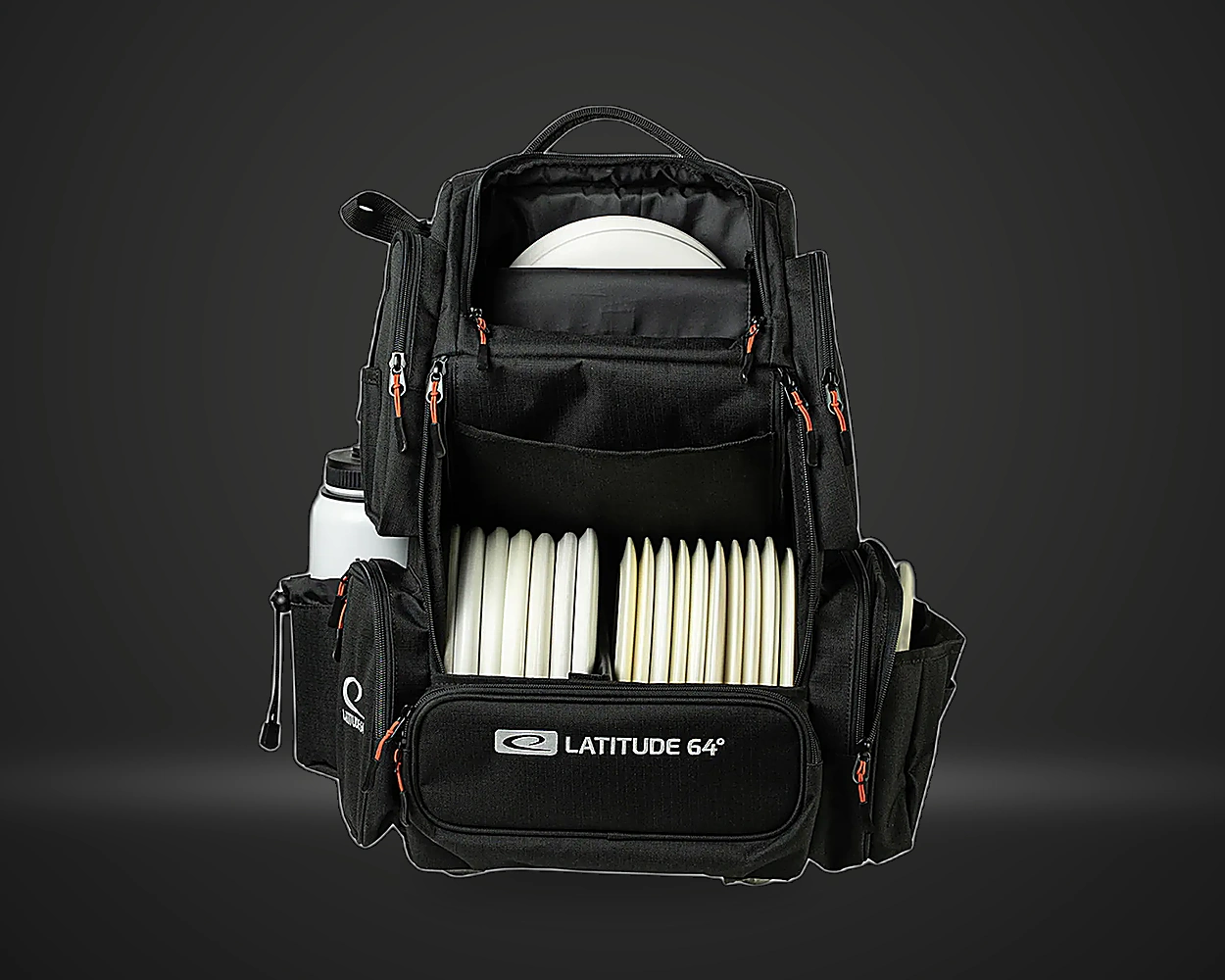 Latitude 64 Luxury E5 Backpack discgolfsekk, vist forfra på mørk produktbakgrunn