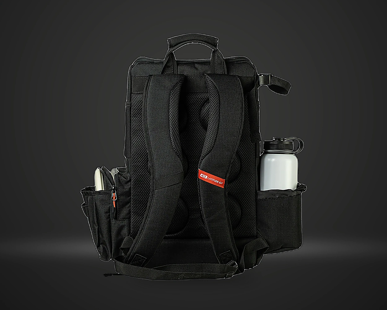 Latitude 64 Luxury E5 Backpack discgolfsekk, detaljbilde på mørk produktbakgrunn